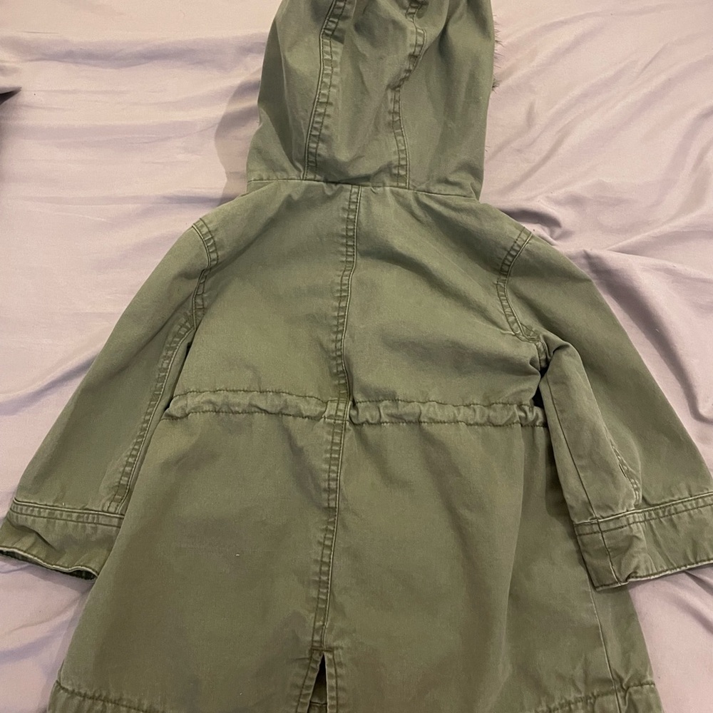 Baby girl Green Parker jacket with fur on the hood !! - Picture 3 of 3